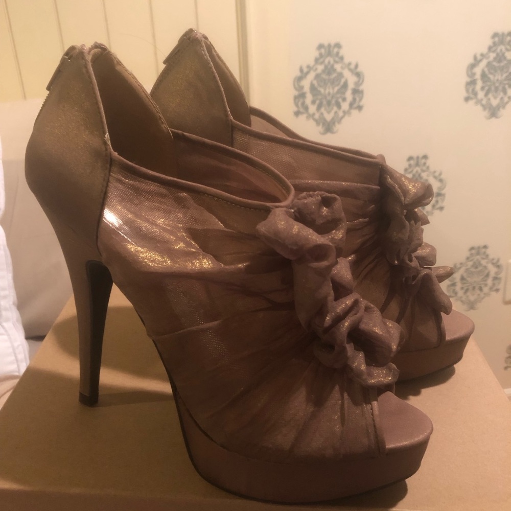 Chinese Laundry Bronze high dress shoe